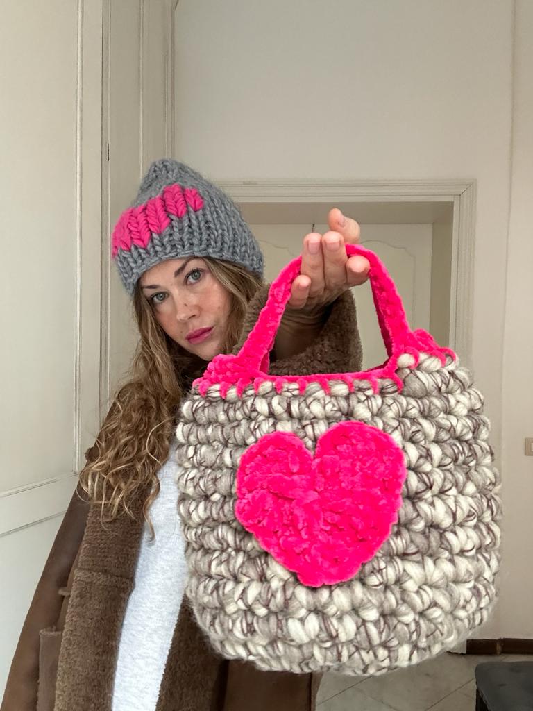 borsa cuore lagal fatta a mano in lana