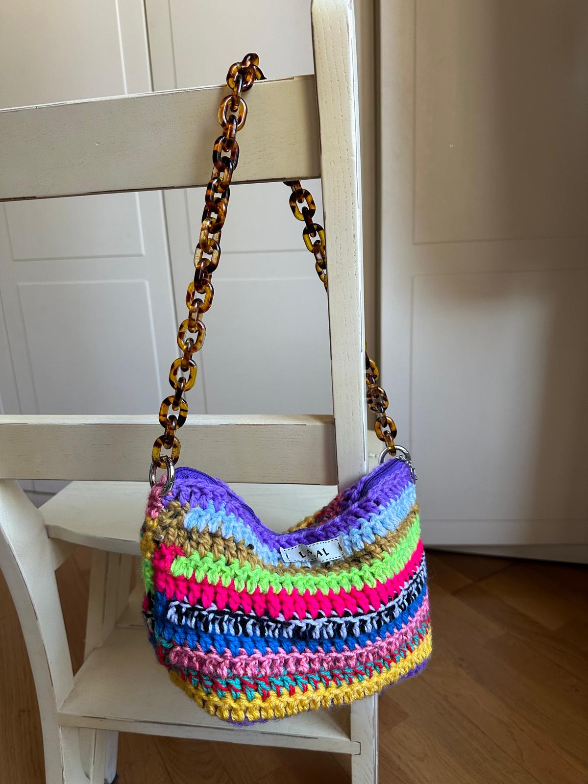 Borsa Rainbow by LaGal fatta all'uncinetto in acrilico