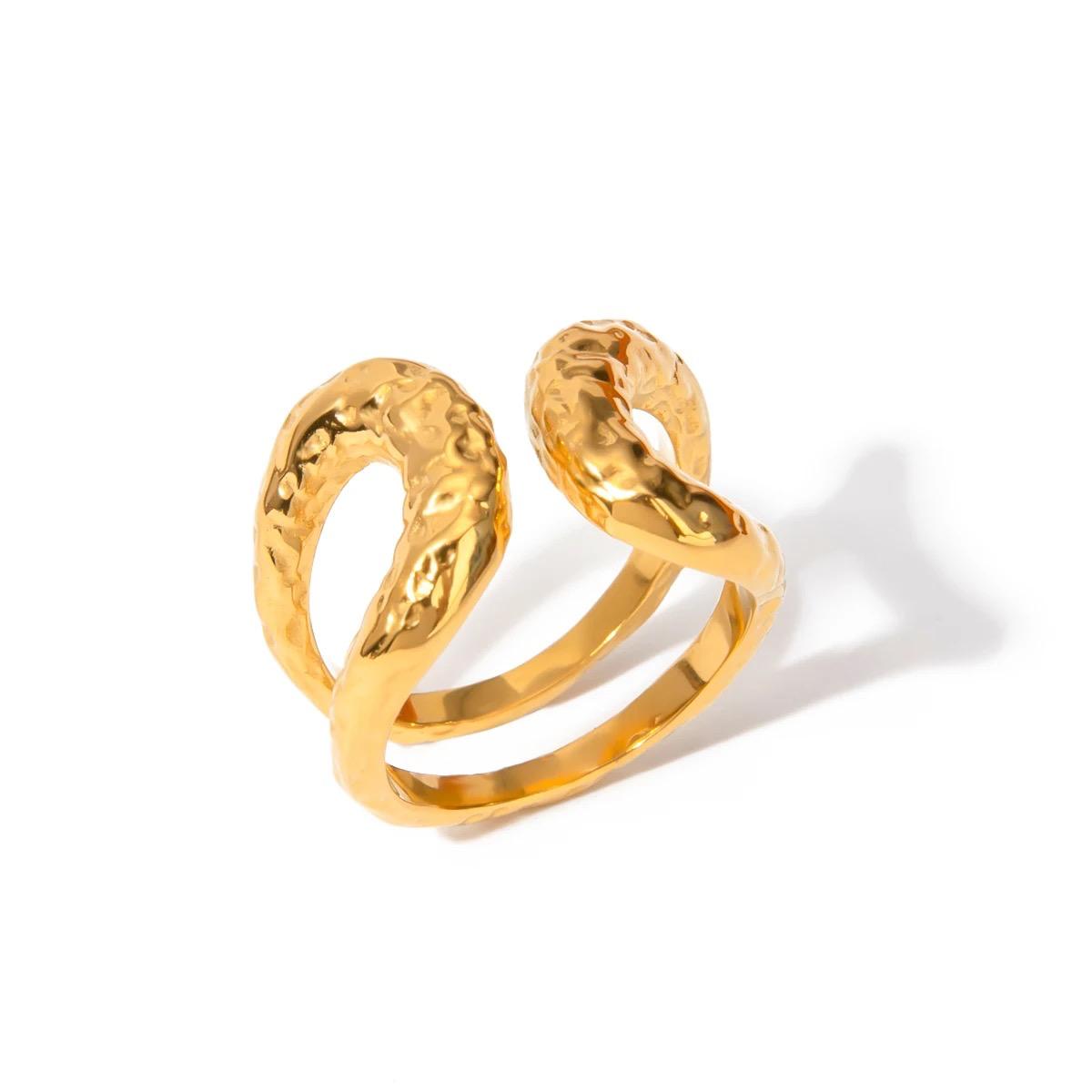 Anello in acciaio inossidabile, anallergico e waterproof placcato oro 18K "Intrigo"